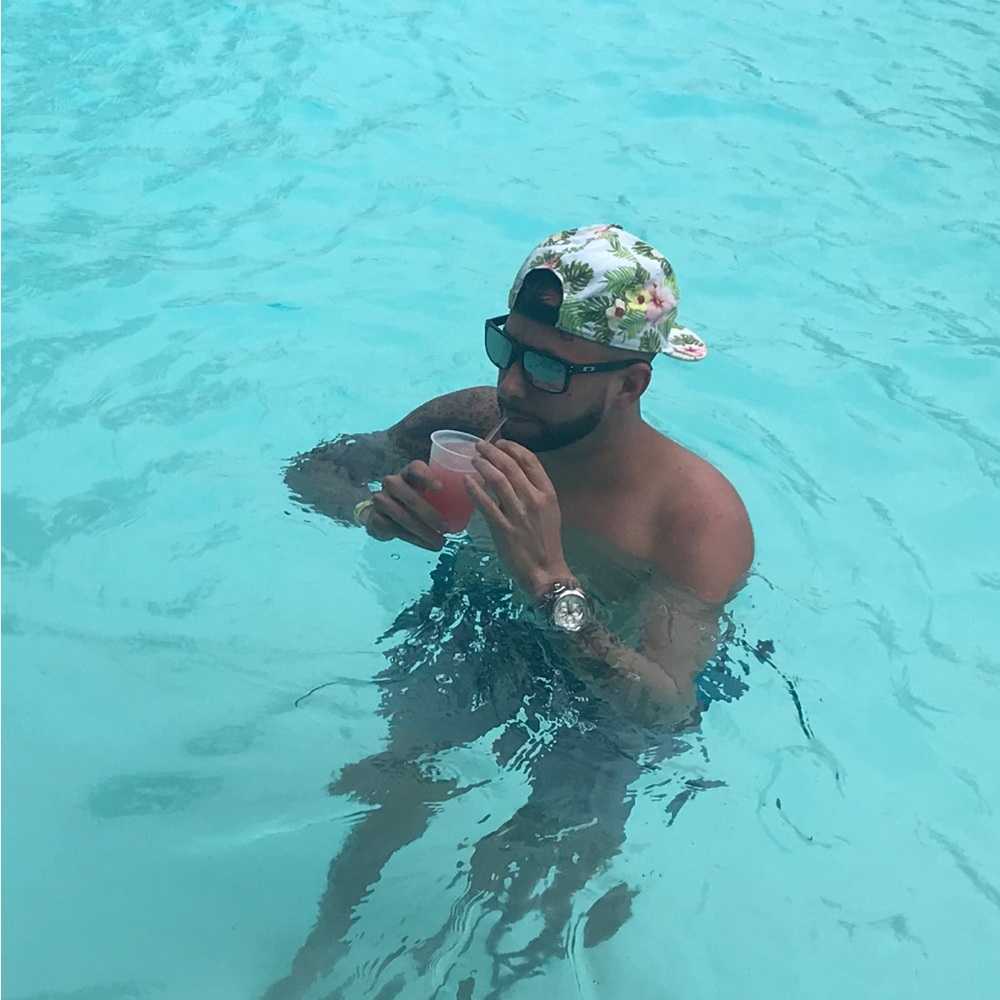 Meet your Posher, Sam